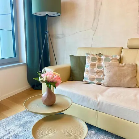 Luxury In Skypark Residence, 26th Floor - Castle View, Parking Free Apartment Bratislava