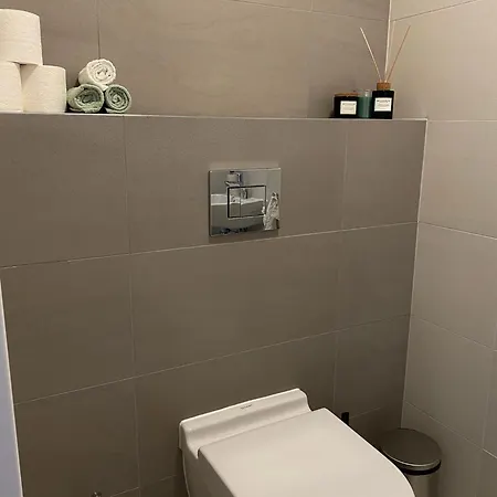 Luxury In Skypark Residence, 26th Floor - Castle View, Parking Free Apartment Bratislava