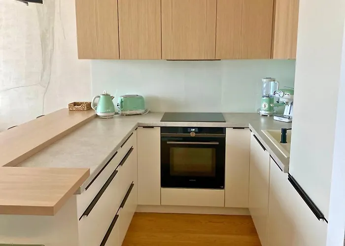 Luxury In Skypark Residence, 26th Floor - Castle View, Parking Free * Μπρατισλάβα