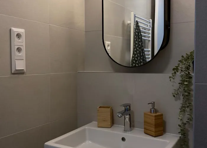 Luxury In Skypark Residence, 26th Floor - Castle View, Parking Free * Μπρατισλάβα